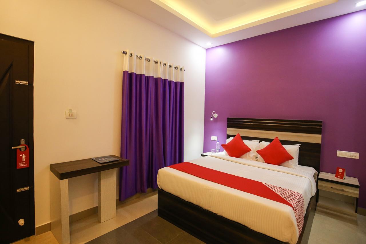 Hotel Oyo 10152 Rail View Residency à Alappuzha Extérieur photo