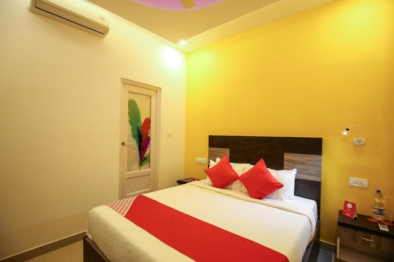 Hotel Oyo 10152 Rail View Residency à Alappuzha Extérieur photo
