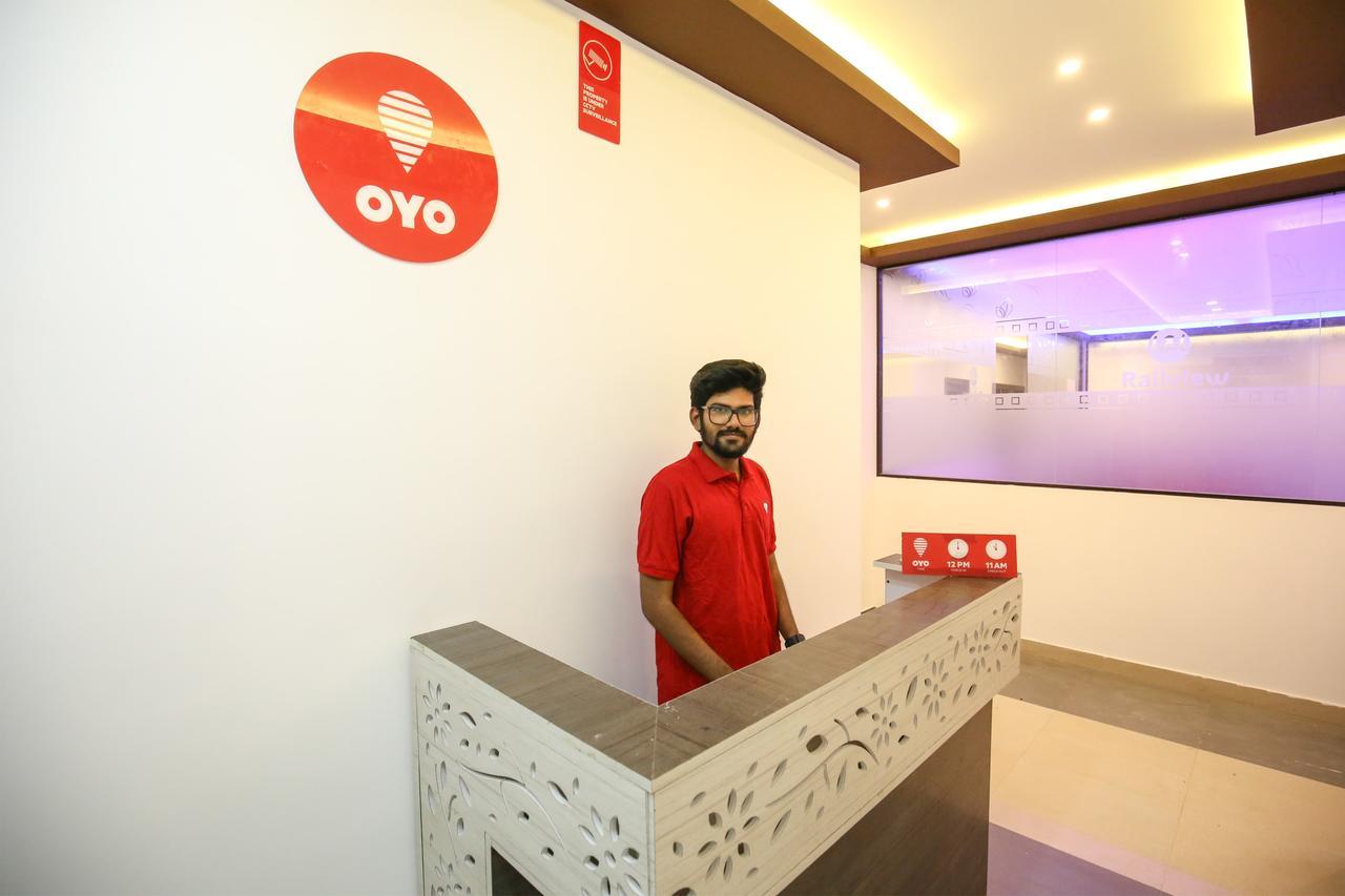 Hotel Oyo 10152 Rail View Residency à Alappuzha Extérieur photo